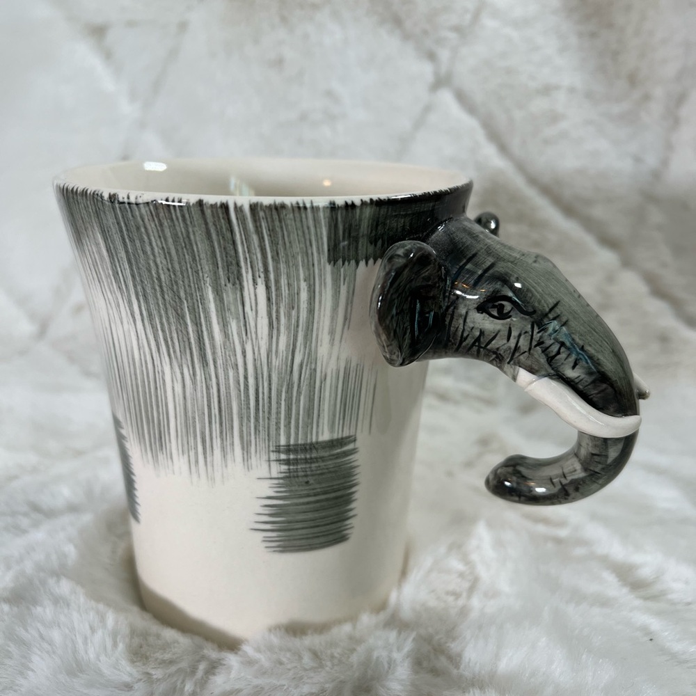 Pier One Imports 3D Elephant Head 3D Trunk Handle Coffee Mug/Cup